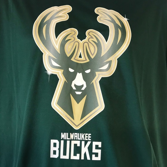 Men's Milwaukee Bucks Giannis Antetokounmpro #34 
T-Shirt - Picture 3 of 6